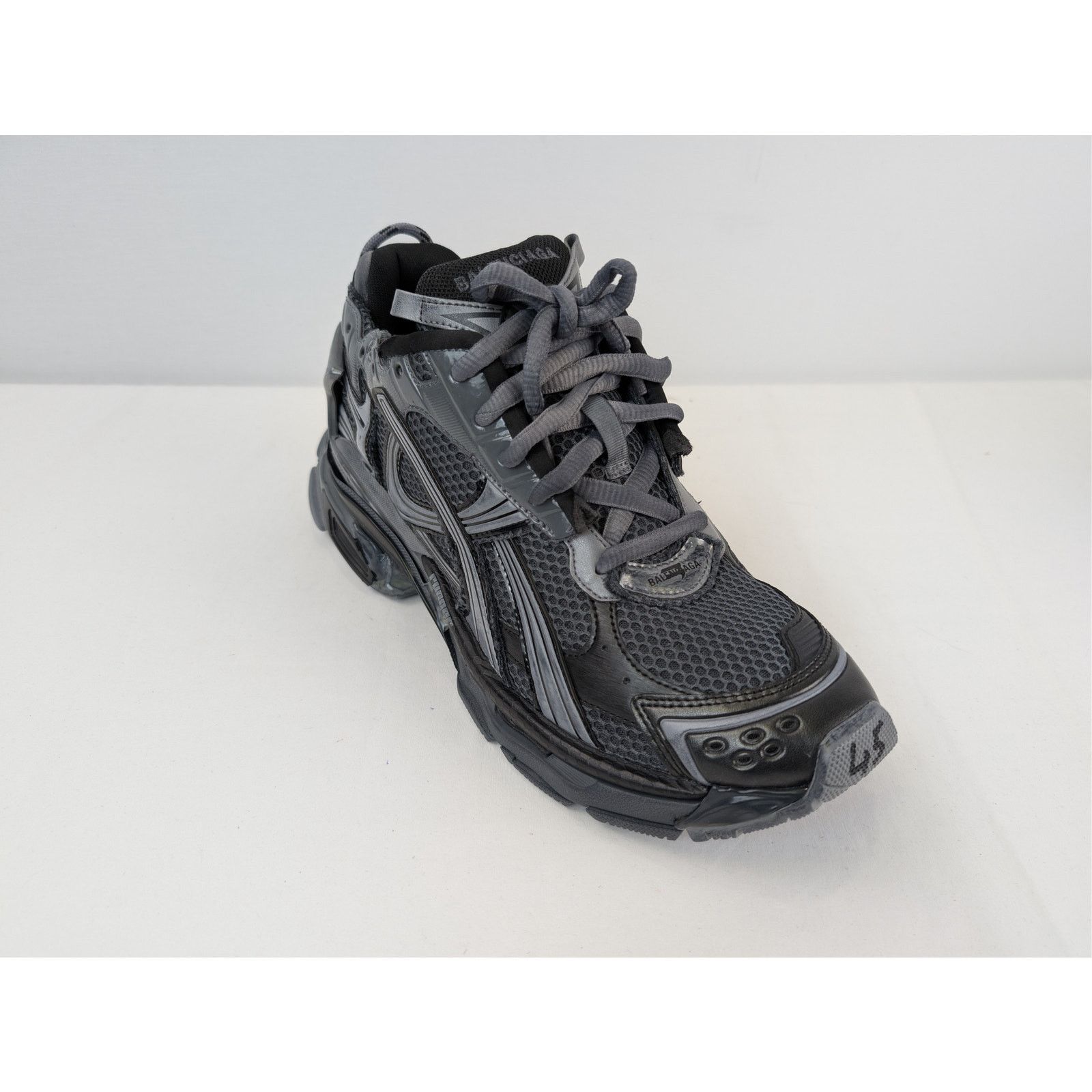 Balenciaga o1rshd1 Mesh and Rubber Runner Sneaker in Dark Grey / Black Size US 12 / EU 45 - 3 Thumbnail