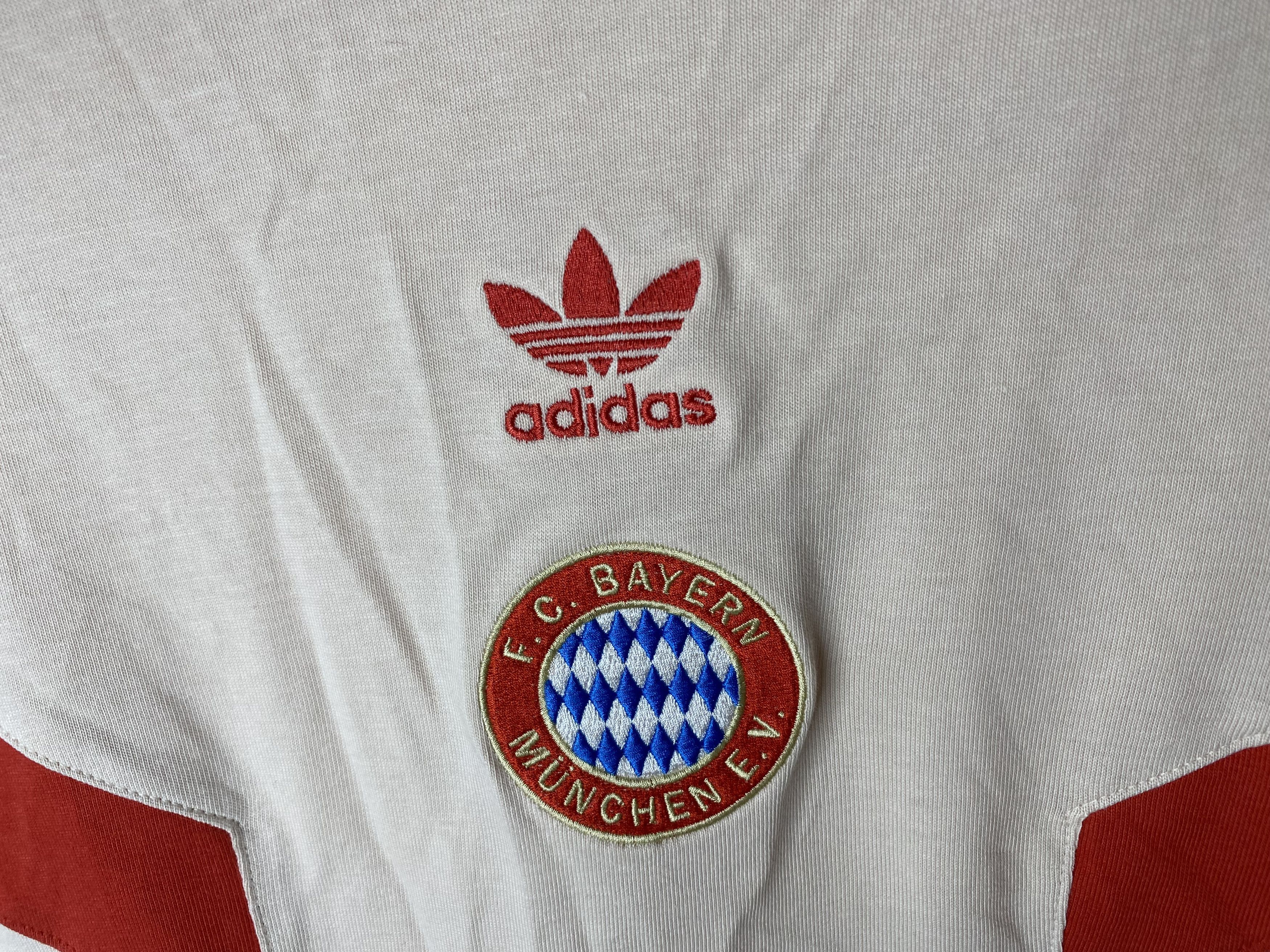 Adidas BAYERN MUNICH 2024 2025 FOOTBALL SHIRT SOCCER JERSEY ADIDAS Size US S / EU 44-46 / 1 - 3 Thumbnail