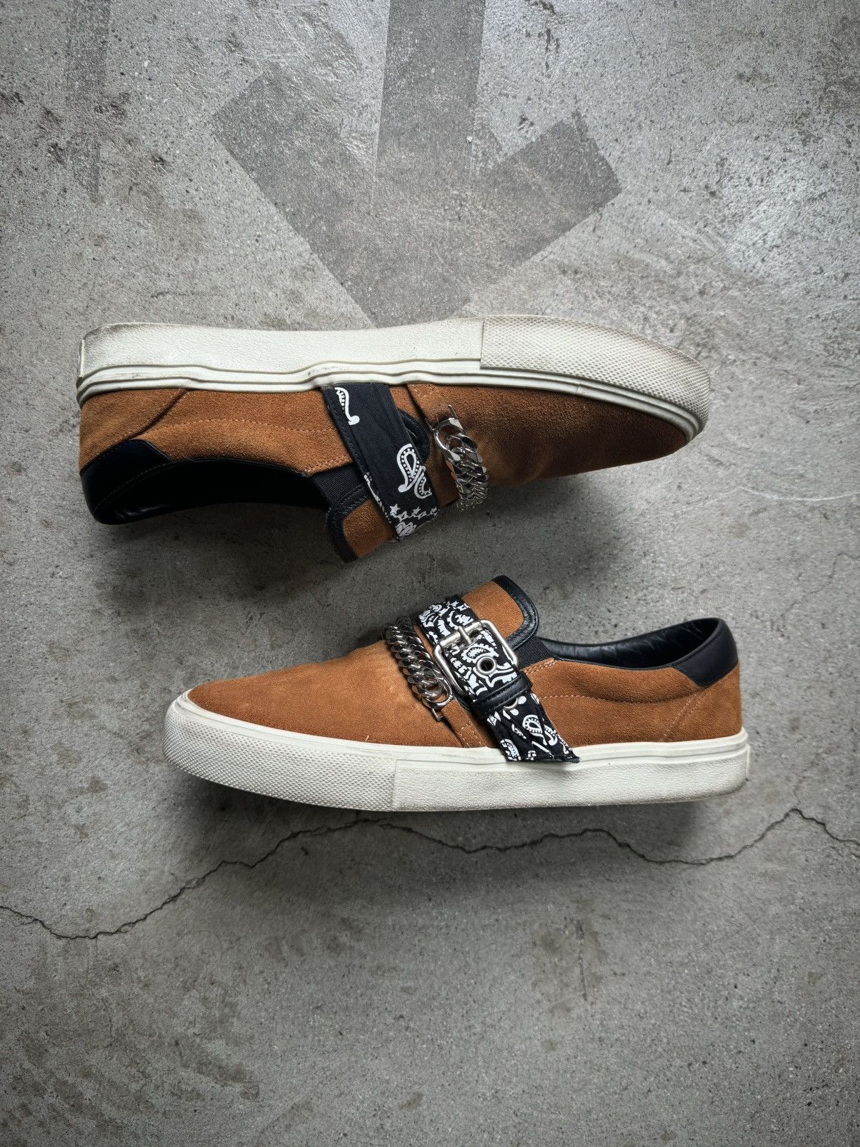 Amiri AMIRI SUEDE BANDANA CHAINS SLIP ON SHOES Size US 8 / EU 41 - 2 Thumbnail