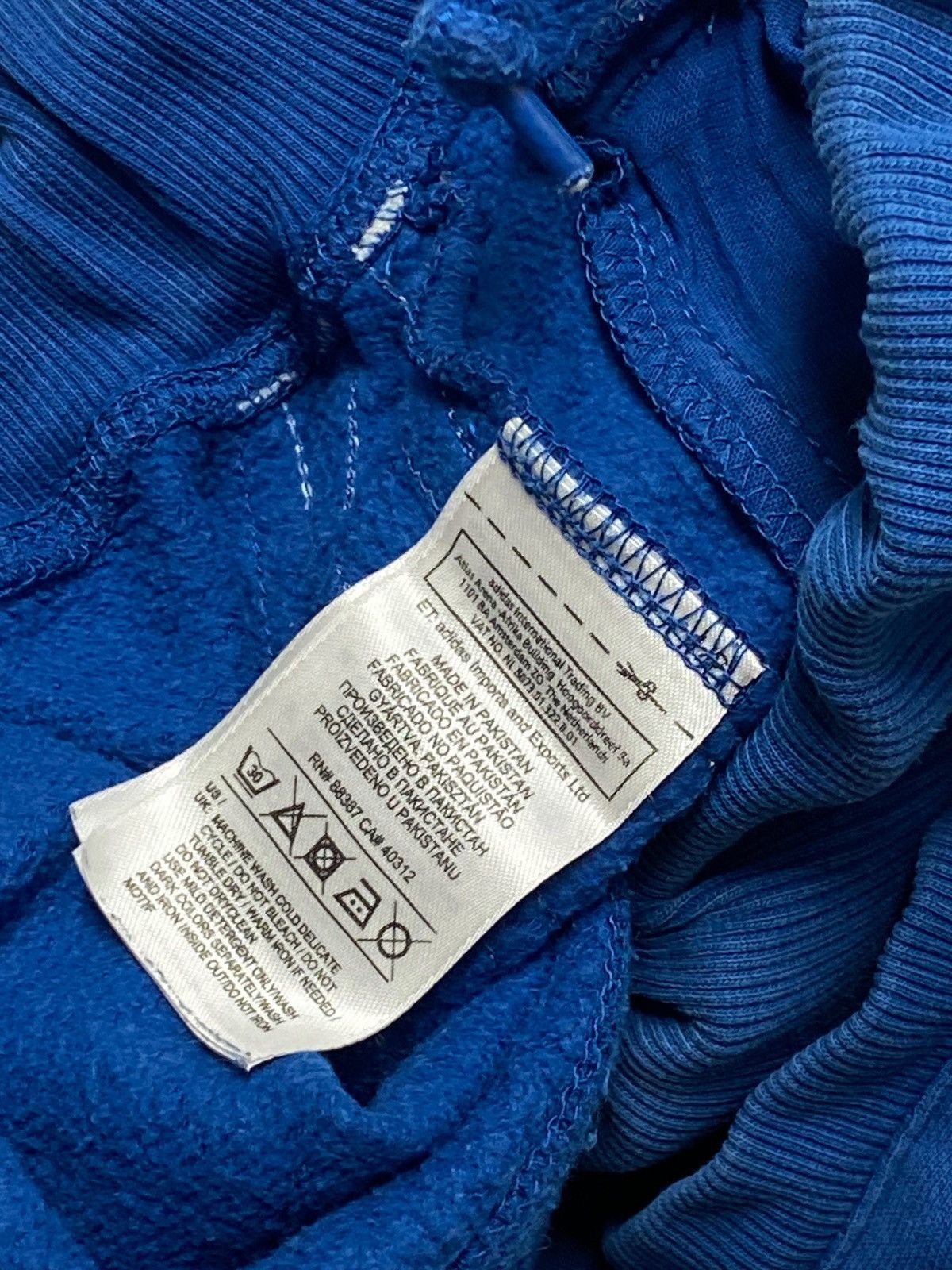 Adidas Vintage ADIDAS Originals Deep Blue Baggy Sweatpants Y2K Size US 34 / EU 50 - 7 Thumbnail