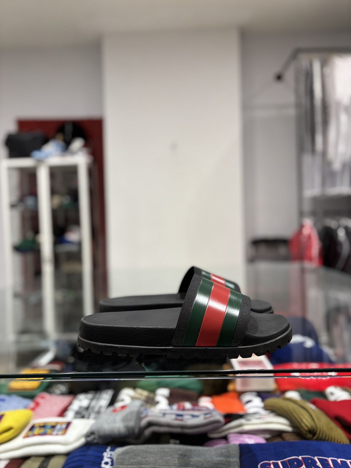 Gucci GUCCI Logo Angry Cat Slides - 12 | Grailed display picture 1
