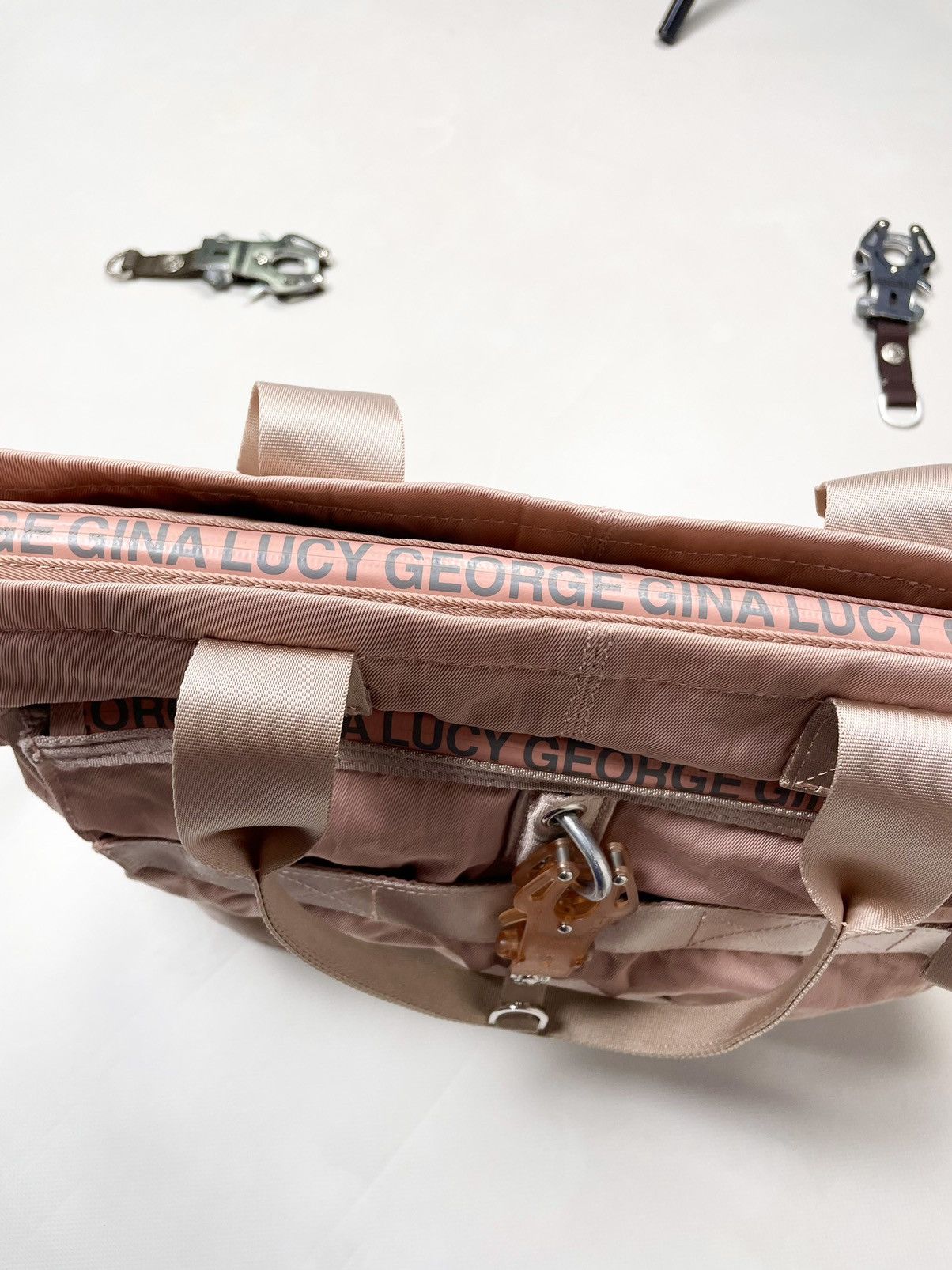 Japanese Brand George Gina & Lucy Little Styler Pink Alyx Carabiner Bag GGL Size ONE SIZE - 7 Thumbnail