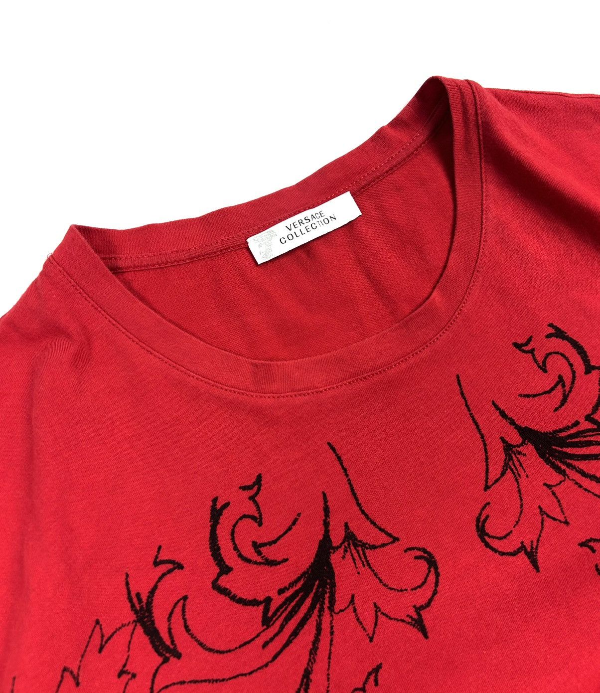 Versace Rare Versace Collection Blood Red Baroque Print Graphic Tee Size US M / EU 48-50 / 2 - 7 Thumbnail