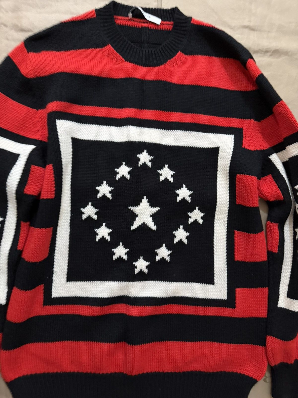 Givenchy Givenchy Horizontal Striped Crew-neck Sweater size L Size US L / EU 52-54 / 3 - 6 Thumbnail
