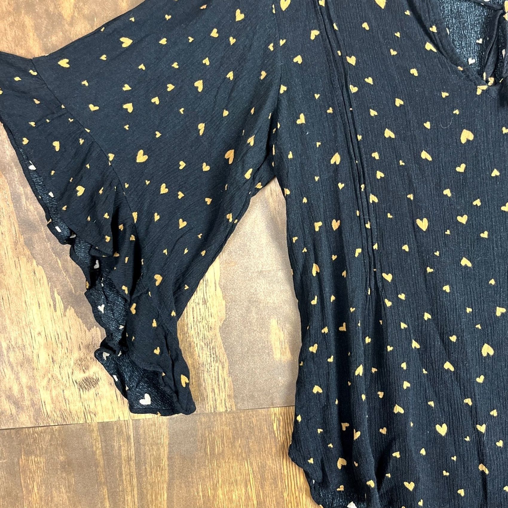 Lauren Conrad Lauren Conrad Blouse Womens Black Gold Hearts V Neck 3/4 Flared Sleeve XS Womens, Blouse, Black, Gold Hearts, V-Neck, 3/4 Sleeve, XS Size XS / US 0-2 / IT 36-38 - 5 Thumbnail