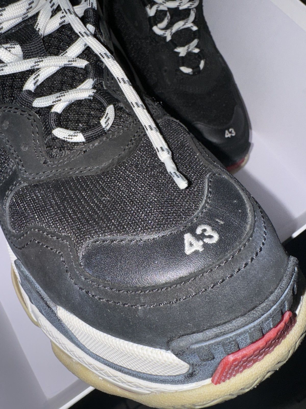 Balenciaga Like a New, Triple S Sneaker Size US 10 / EU 43 - 11 Thumbnail