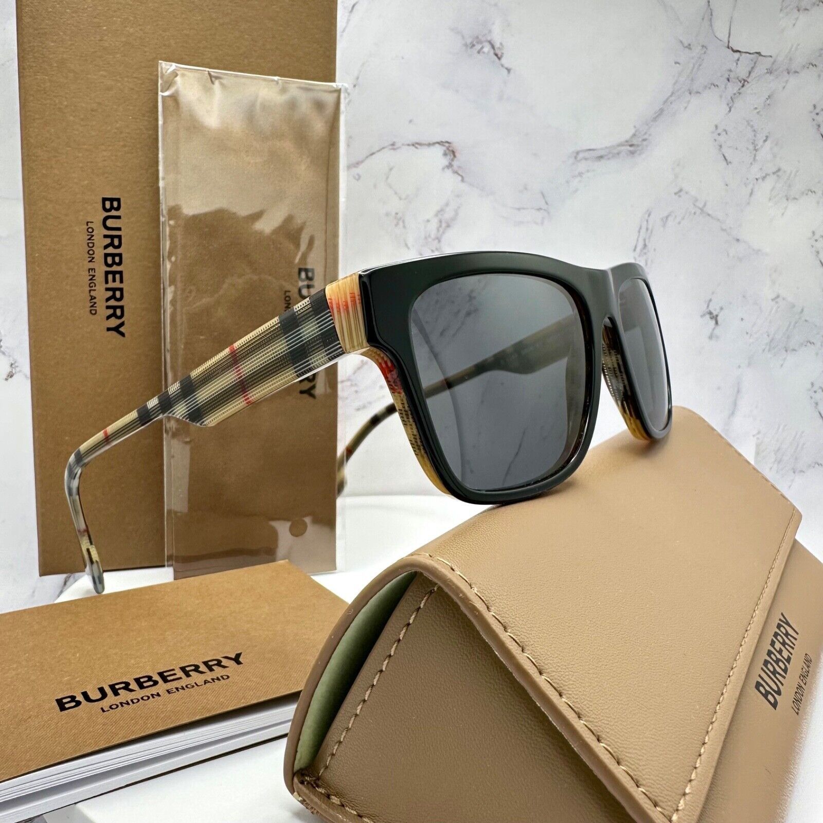 Burberry New Burberry Sunglasses Black Square Classic Check Arm Brown Size ONE SIZE - 2 Thumbnail
