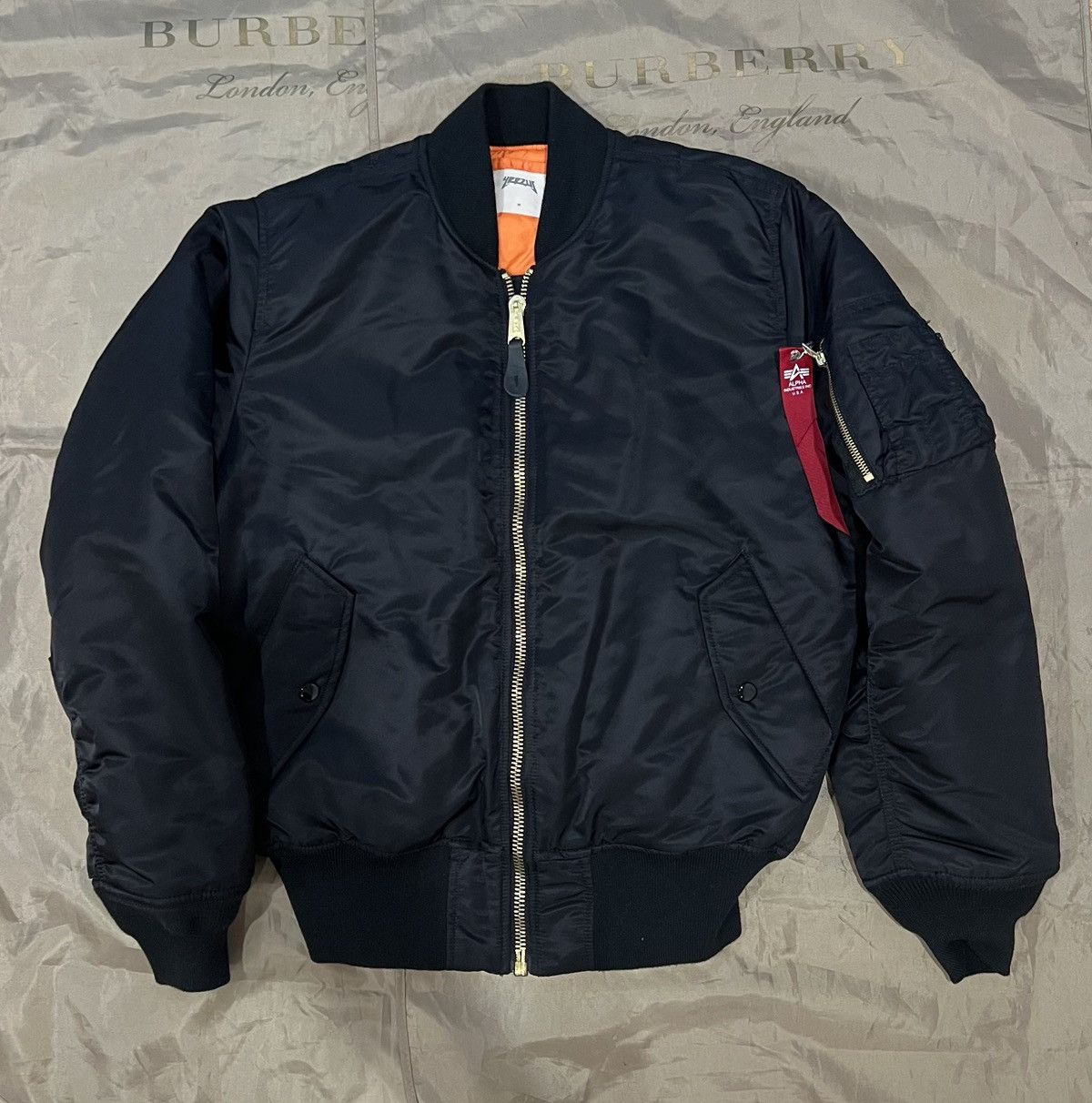 Yeezy ALPHA INDUSTRIES X KANYE WEST size M Size US M / EU 48-50 / 2 - 2 Thumbnail
