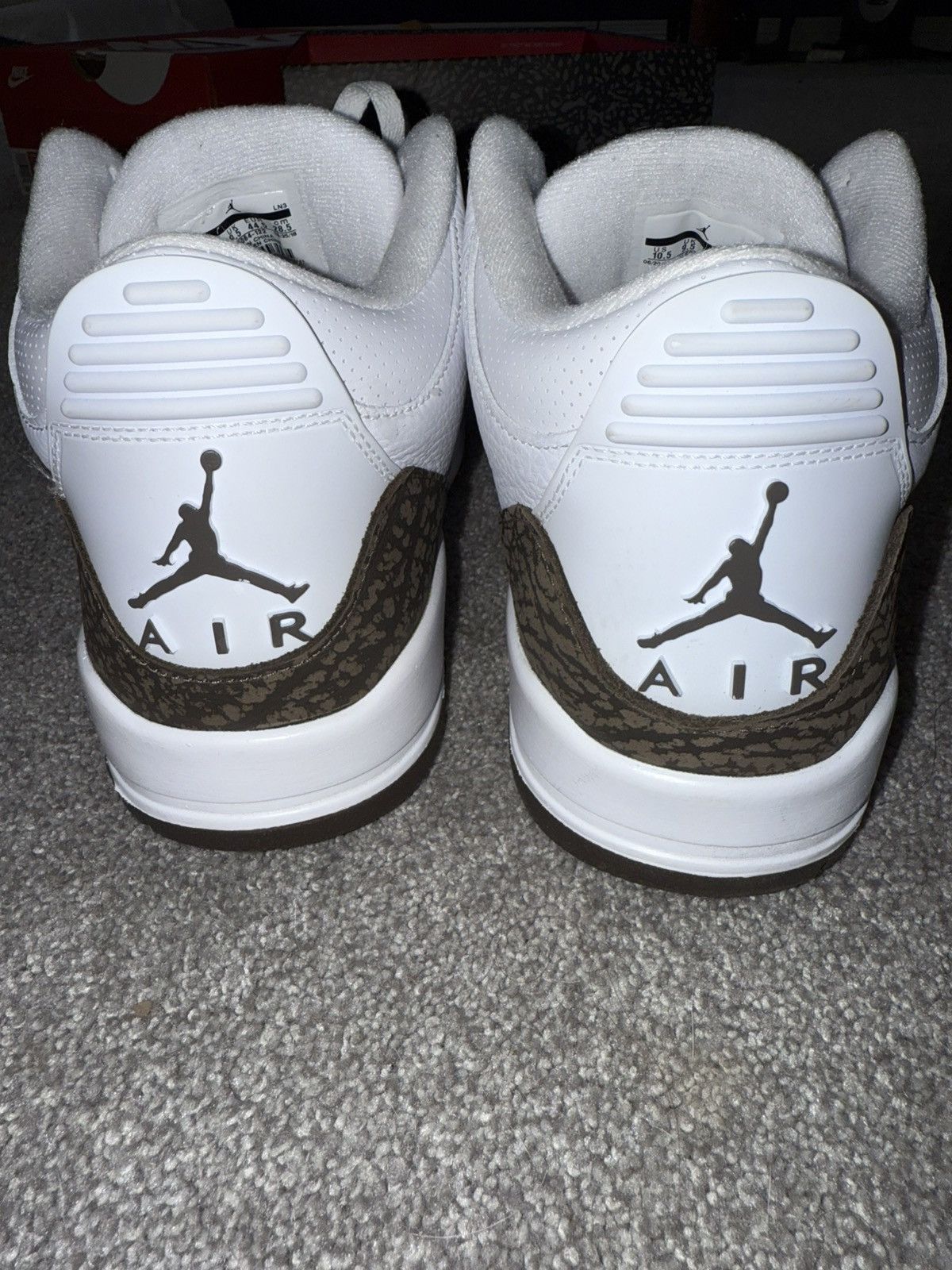 Jordan Brand Air Jordan 3 Retro White/Dark Mocha-Chrome Size US 10.5 / EU 43-44 - 5 Thumbnail