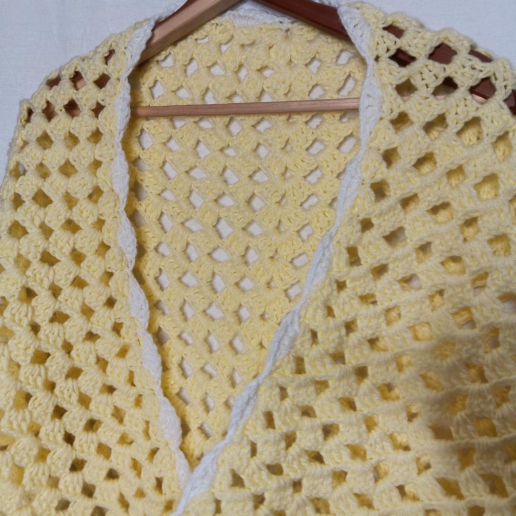 Vintage VINTAGE Shawl Women Small Teen 35" 59" Yellow Crochet Handmade Granny Cottagecore Shawl/Wrap Easter 2020s Womens Size ONE SIZE - 5 Thumbnail
