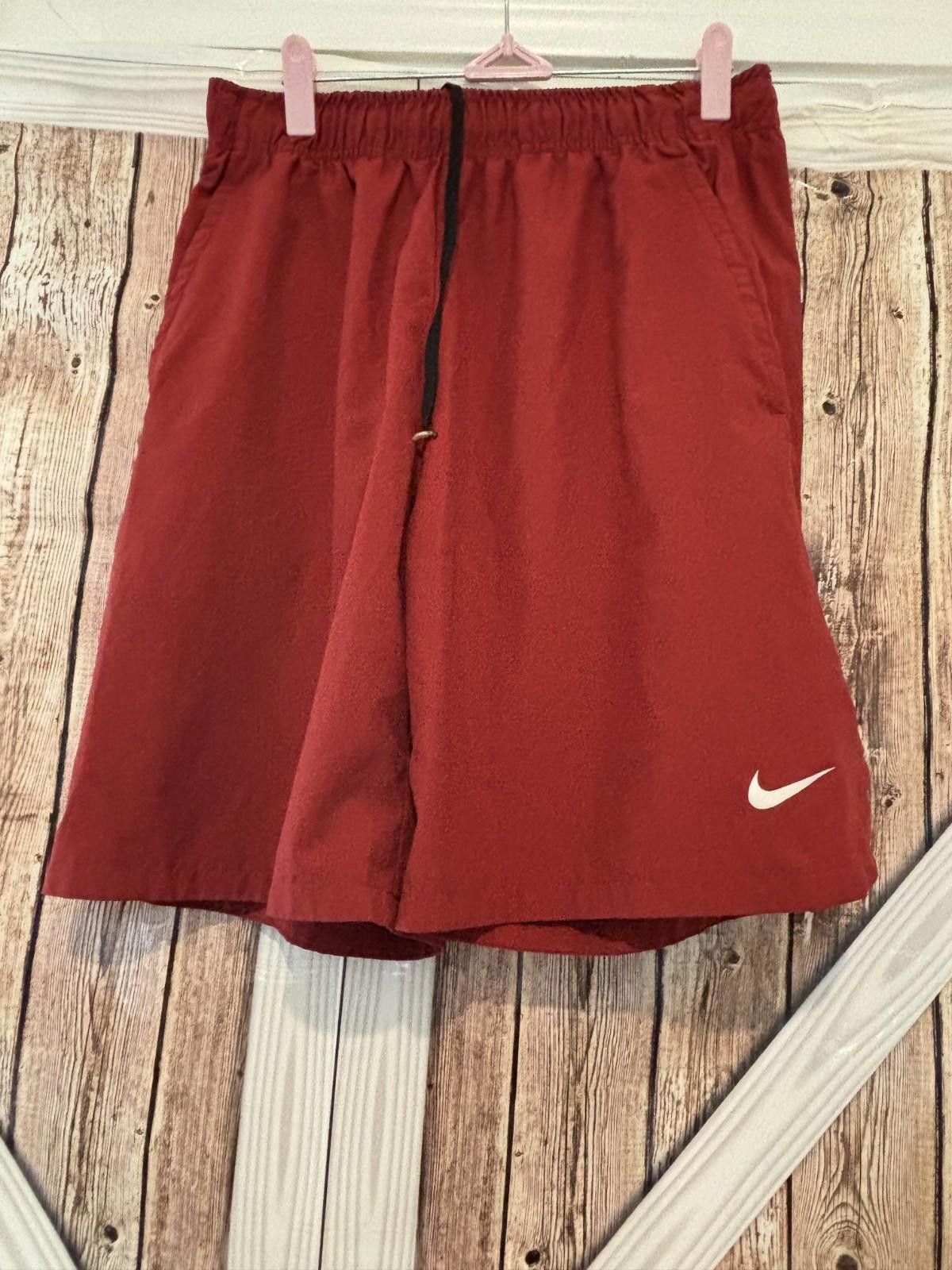 Nike Men's burgundy Nike dry fit sz M longer short preloved # Size US M / EU 48-50 / 2 - 1 Thumbnail
