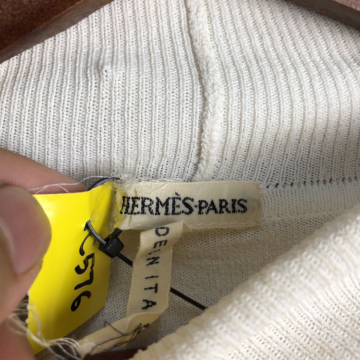 Hermes DL Hermes Paris vintage made in italy White Knitwear #C576 Size US S / EU 44-46 / 1 - 9 Thumbnail