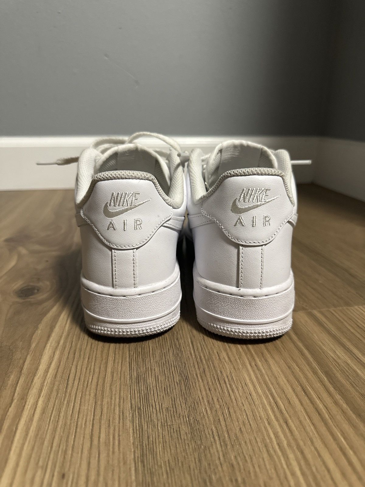 Nike White Air Force 1s Size US 9 / EU 42 - 4 Thumbnail