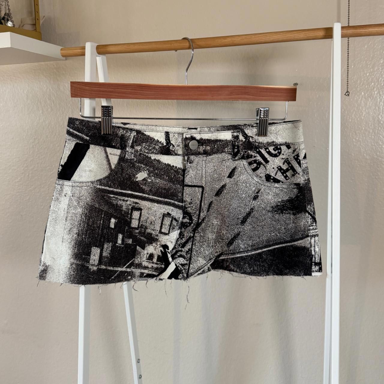 Designer black and white graphic mini skirt🤍🖤 Size 28" / US 6 / IT 42 - 1 Thumbnail