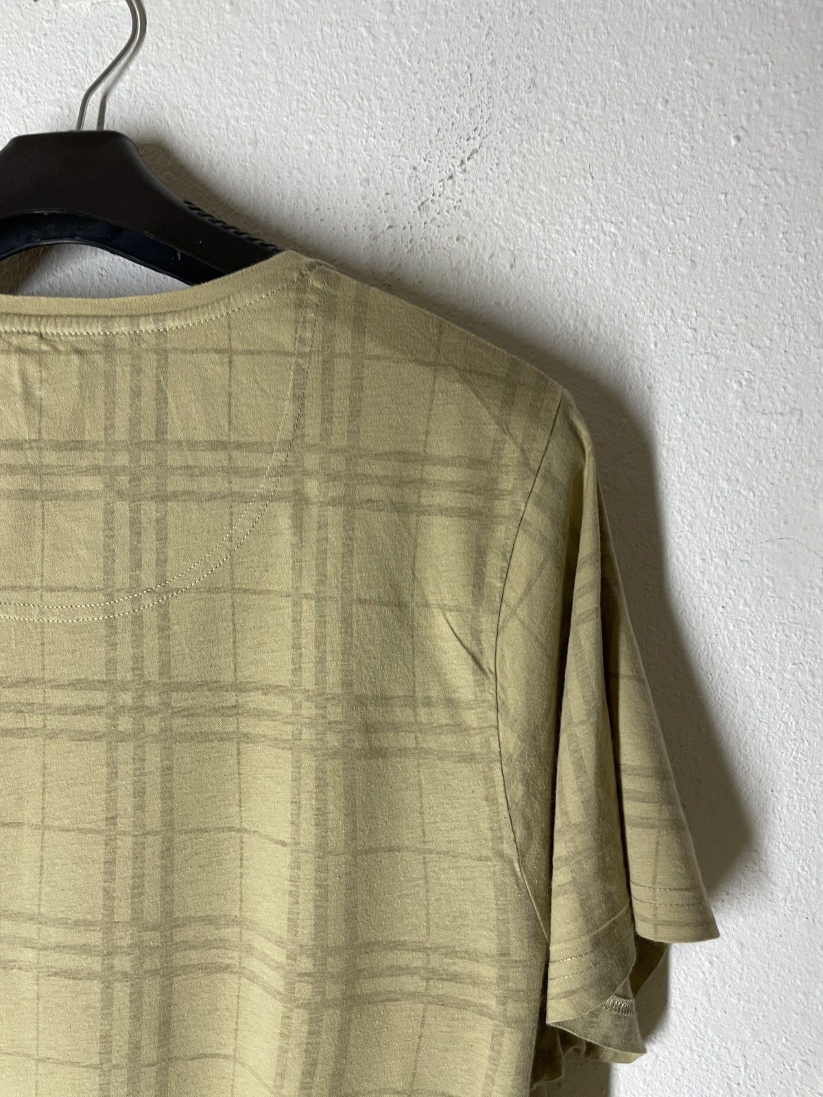 Burberry Vintage Burberry London Nova Check T Shirt Beige Size US XL / EU 56 / 4 - 12 Thumbnail