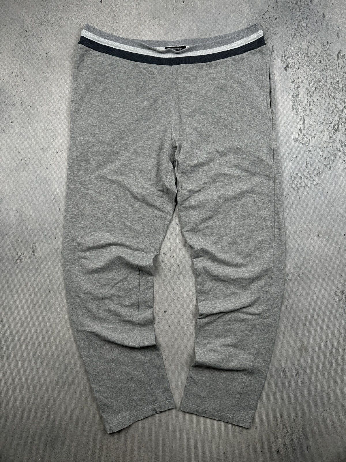 Ermenegildo Zegna Ermenegildo Zegna Luxury Sweatpants Grey Minimalist Lounge Size US 34 / EU 50 - 1 Thumbnail