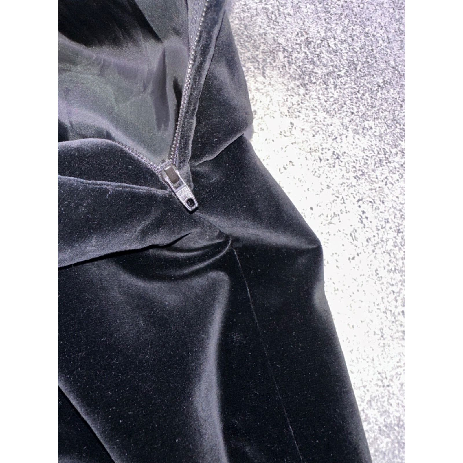 Yves Saint Laurent VTG Yves Saint Laurent Rive Gauche Black Velvet Skirt Size 26" / US 2 / IT 38 - 5 Thumbnail
