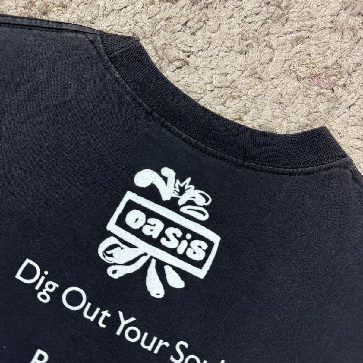 Band Tees 2008 OASIS Dig Out Your Soul T-shirt Size US M / EU 48-50 / 2 - 7 Thumbnail