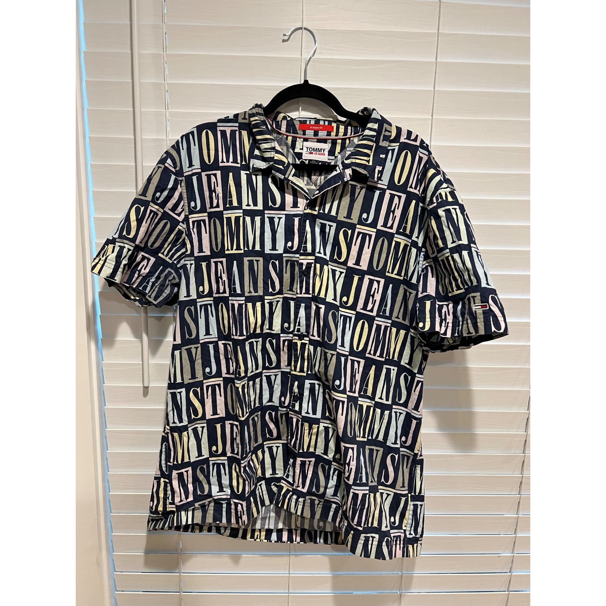 Tommy Hilfiger Vintage Tommy Hilfiger Jeans Short Sleeve Button Up Shirt - Size US XXL / EU 58 / 5 - 2 Thumbnail