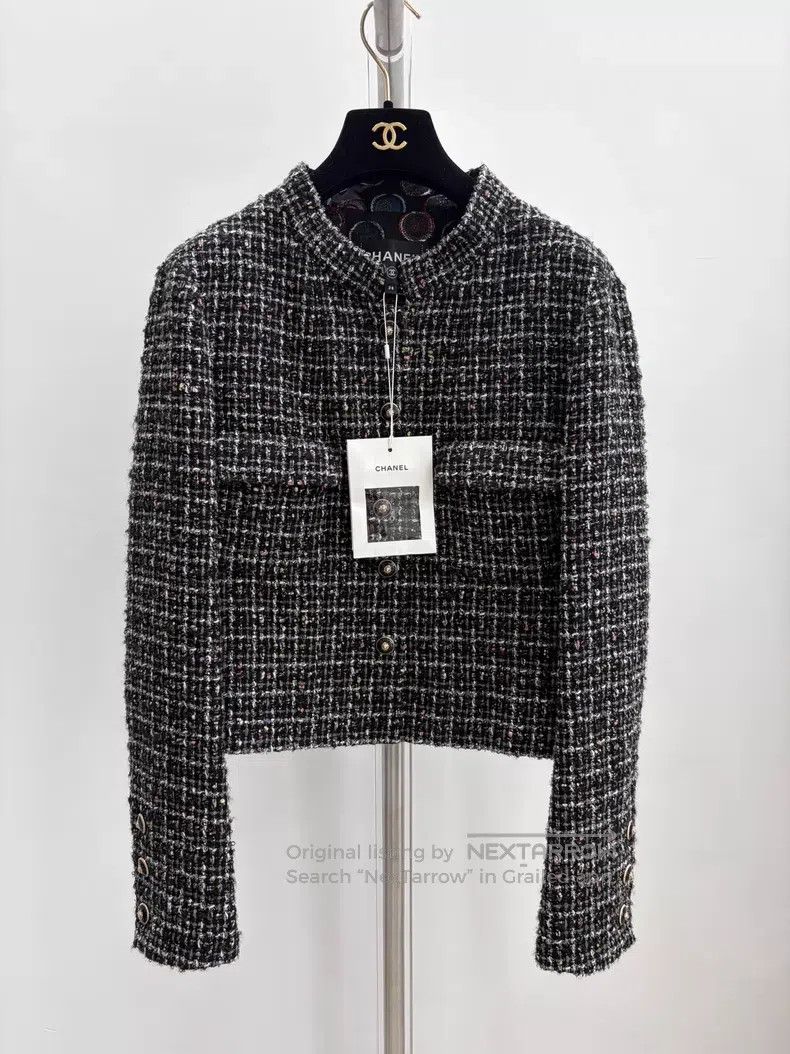 Chanel Chanel Handicraft workshop black and white with tweed shor Size XS / US 0-2 / IT 36-38 - 1 Thumbnail