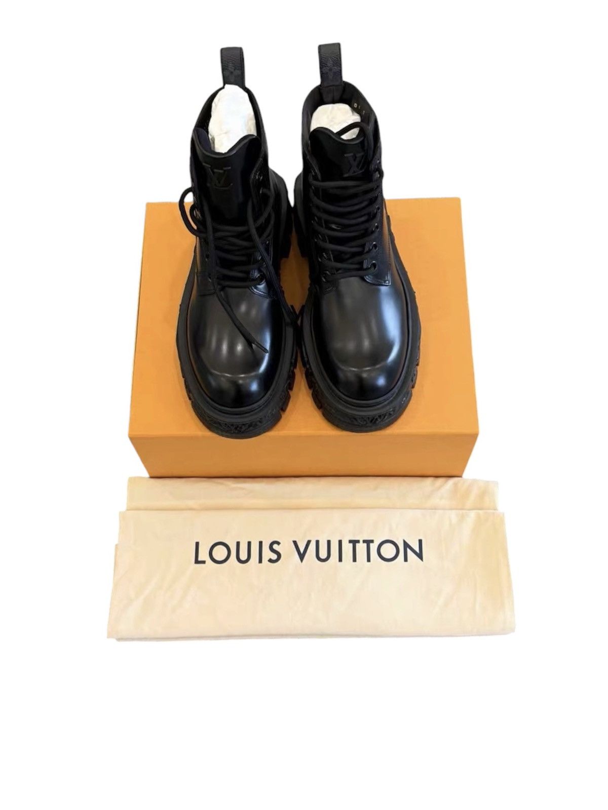 Louis Vuitton Louis Vuitton 7 Baroque Ranger Boots Black Calf Leather Size US 7 / EU 40 - 2 Thumbnail