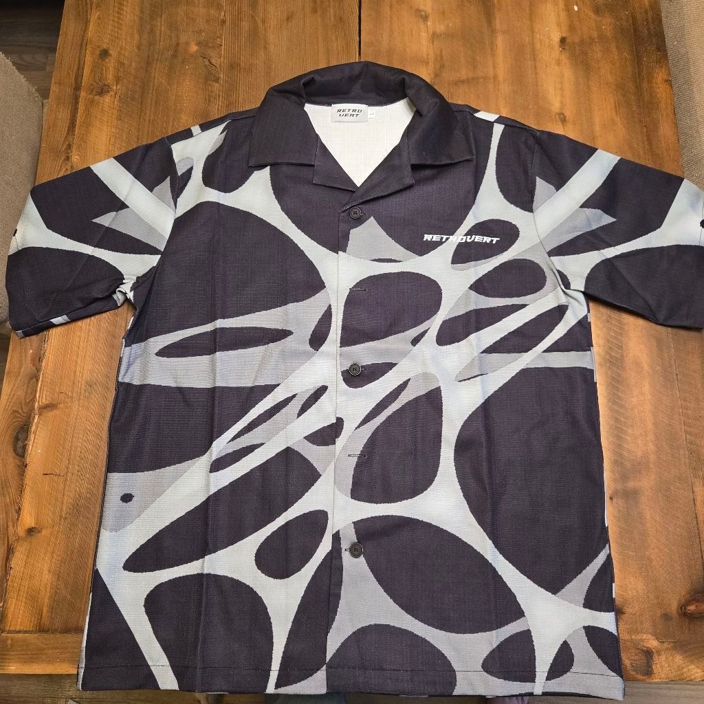 RETROVERT Retrovert Black Button Up Size L NWT Size US L / EU 52-54 / 3 - 1 Preview
