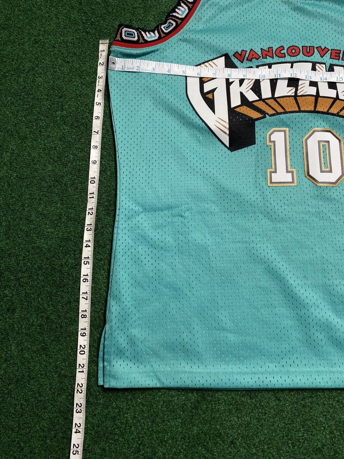 Mitchell & Ness NBA Mitchell & Ness Grizzlies Bibby Jersey XLarge Size US XL / EU 56 / 4 - 6 Thumbnail