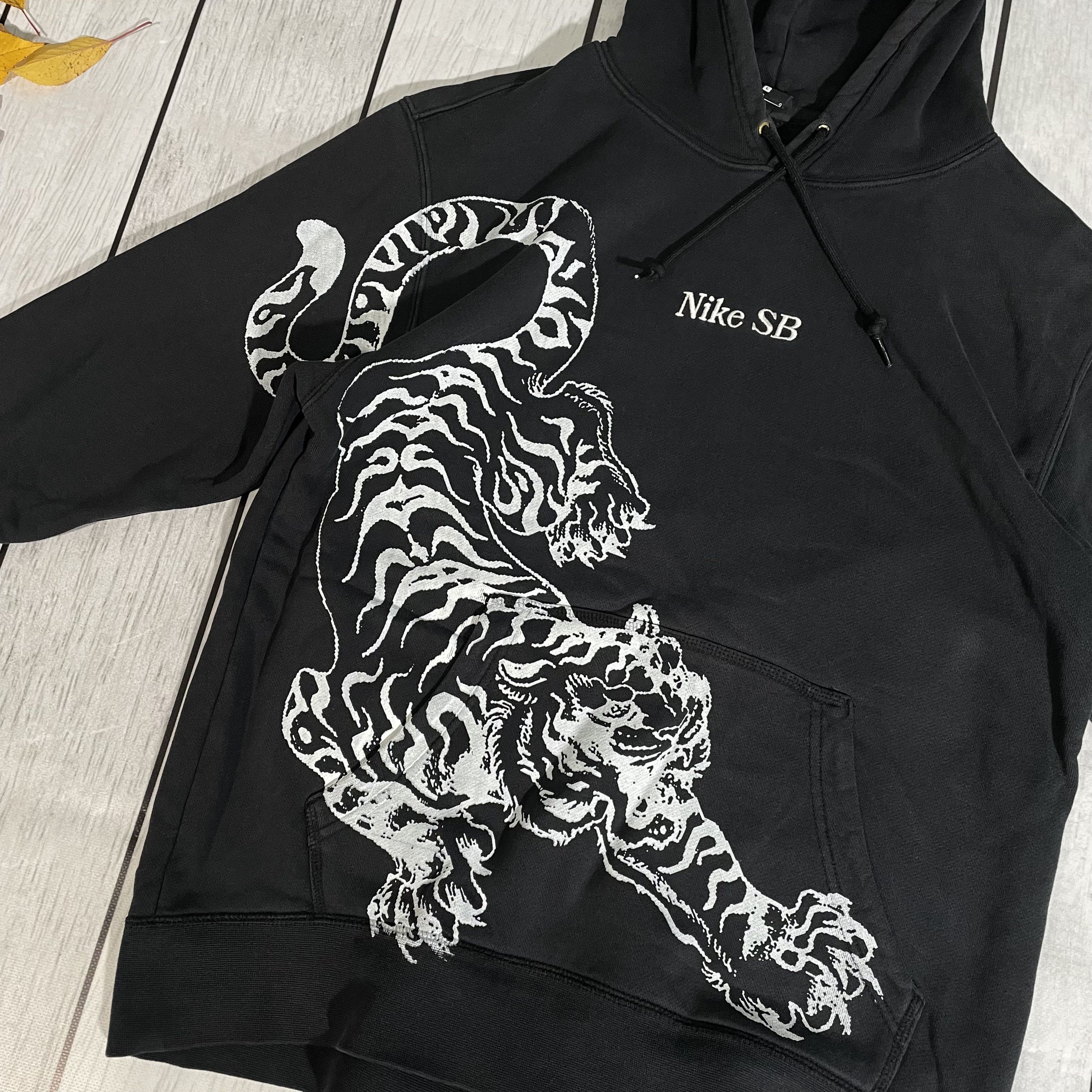 Nike Nike SB Black Hoodie grunge alt rare y2k custom Tiger 1of1 Size US L / EU 52-54 / 3 - 6 Thumbnail