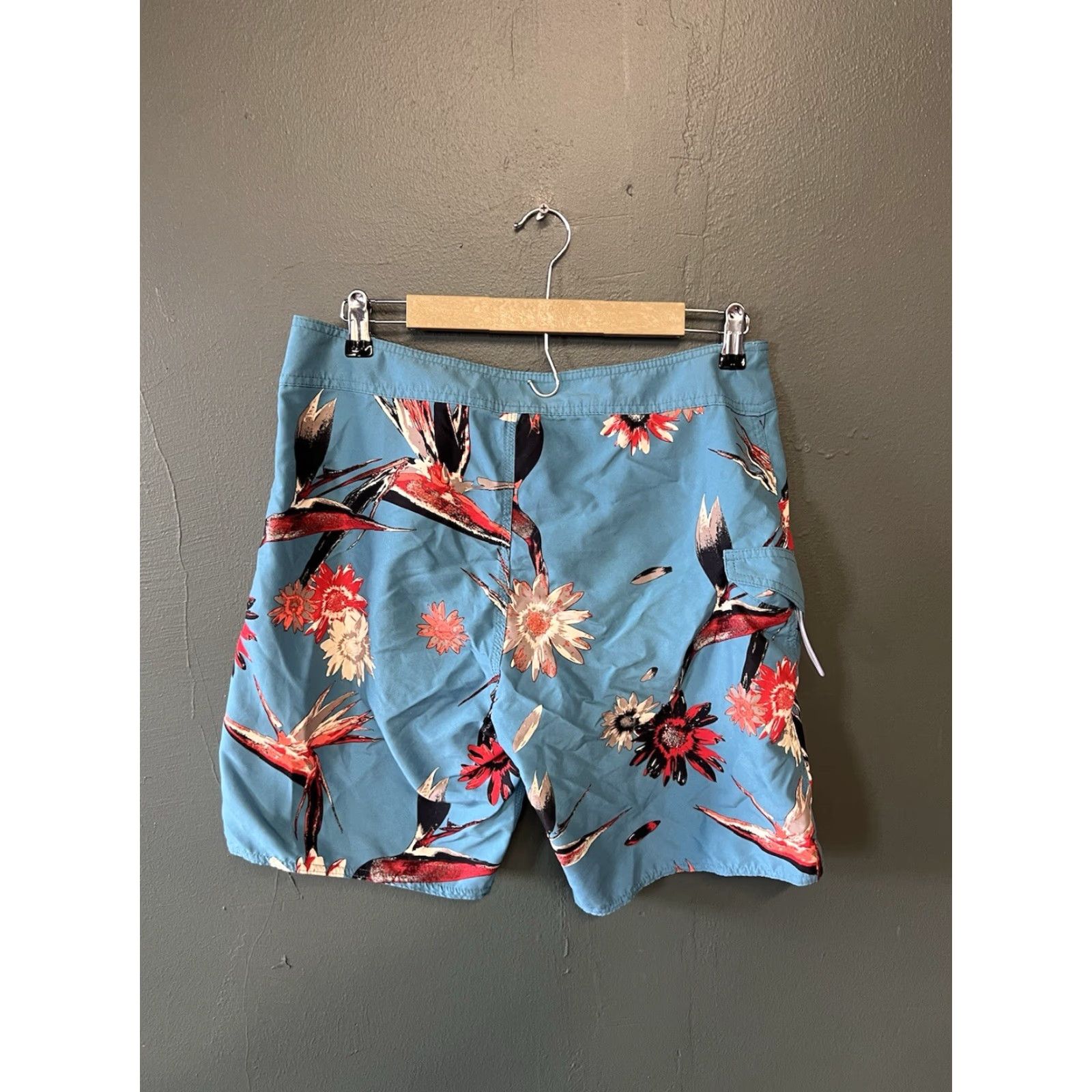 Volcom VINTAGE Volcom Board Shorts Mens Blue Floral Pattern 31 Size US 31 - 2 Thumbnail