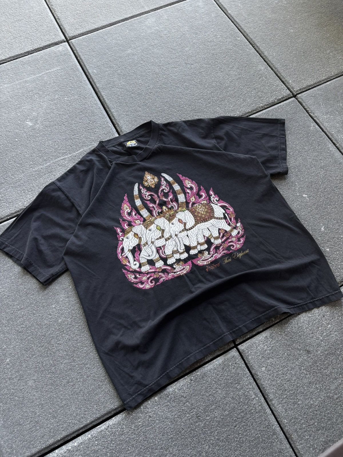 Tultex CRAZY VINTAGE THAILAND GRAPHIC T-SHIRT Size US XXL / EU 58 / 5 - 1 Thumbnail
