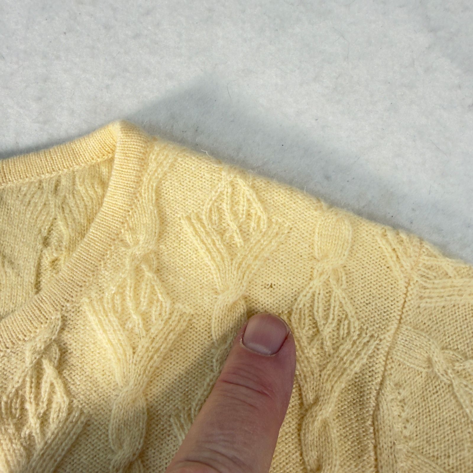 Talbots Talbots Petite 100% Cashmere Yellow Cable Knit Sweater Sz P Size ONE SIZE - 4 Thumbnail