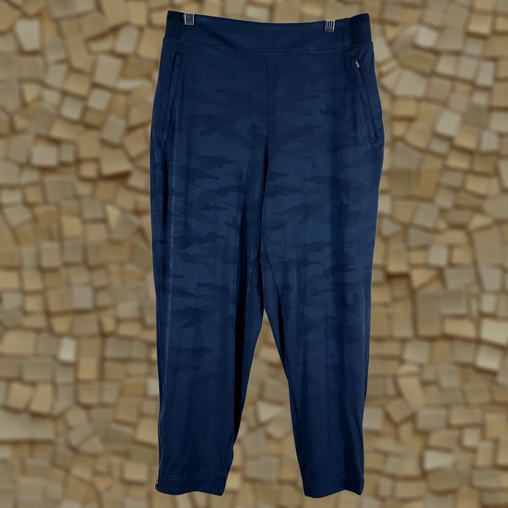 Athleta Athleta Womens Navy Blue Camo Joggers Size 8P Petite Zip Pockets Activewear Pant Size 30" / US 8 / IT 44 - 1 Thumbnail