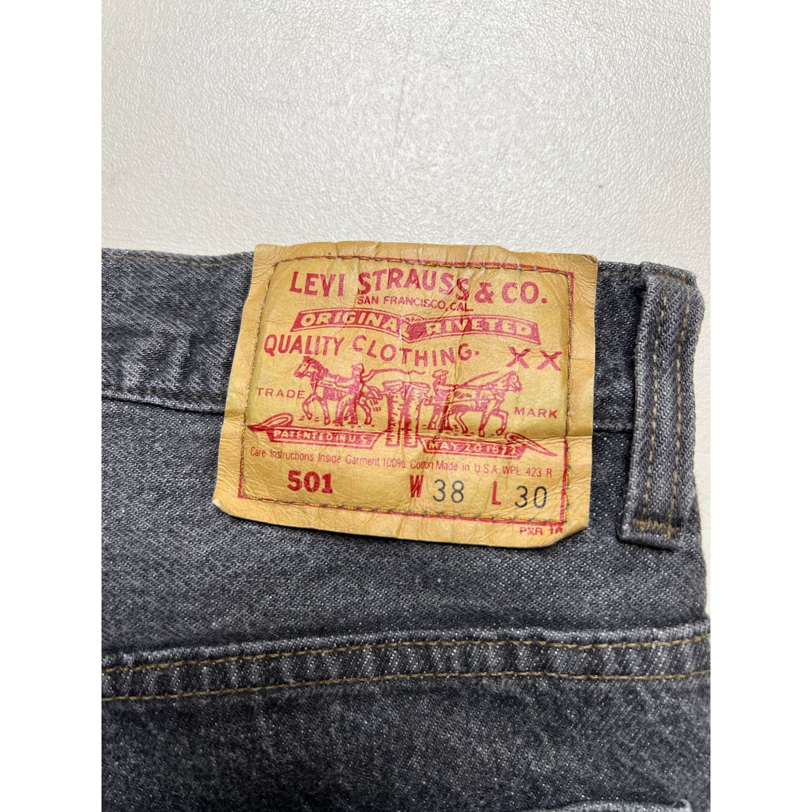 Levi's Vintage Levi's 501 Black / Gray Denim Jeans Men's 38x30 90s Size US 38 / EU 54 - 9 Thumbnail