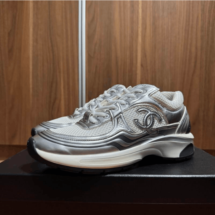 Chanel Chanel Low-Top Sneakers Size US 8 / IT 38 - 1 Thumbnail