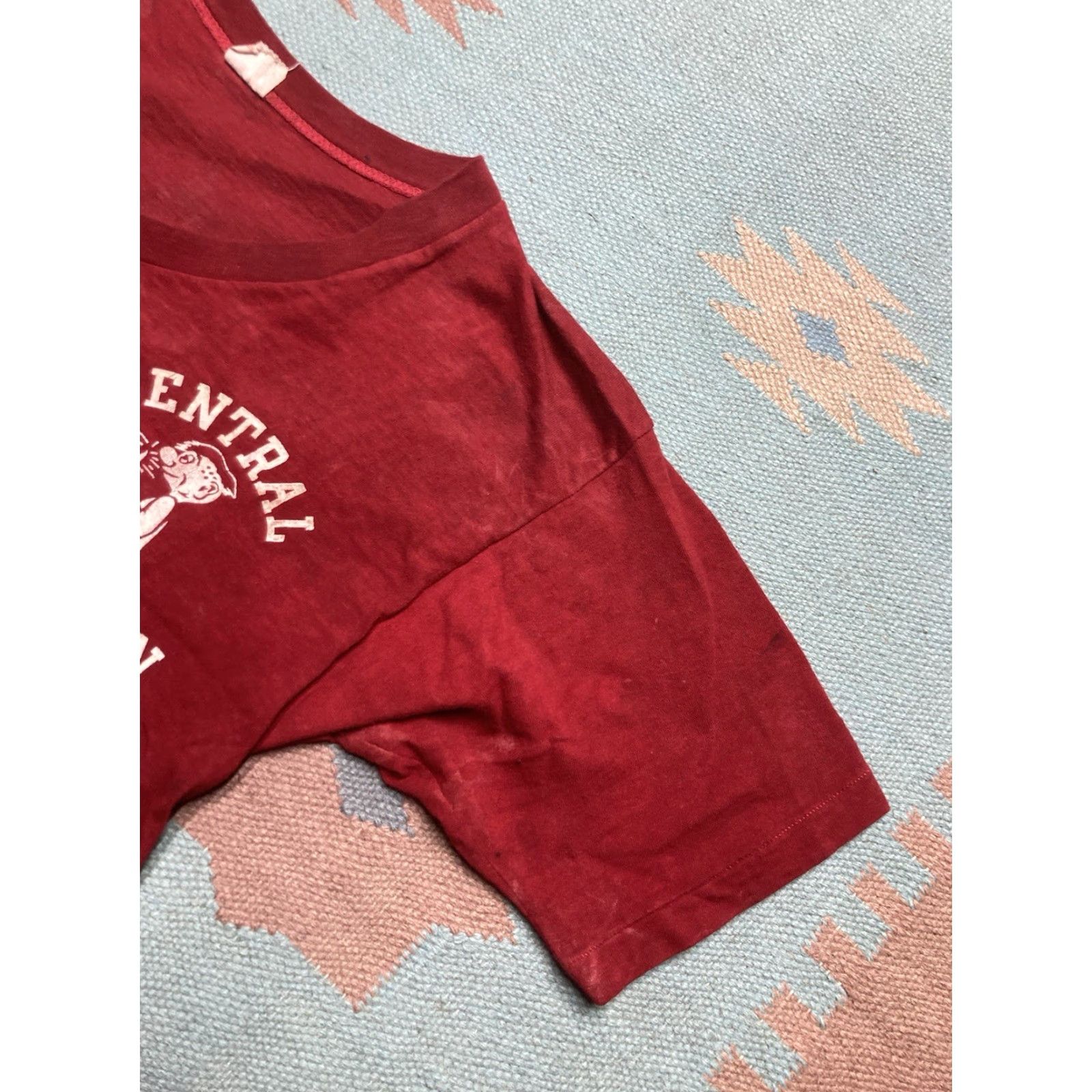 Champion VINTAGE Champion Running Man Central Michigan Cropped Medium T Shirt Mens Size M Graphic 60s Shirt Size US M / EU 48-50 / 2 - 4 Thumbnail