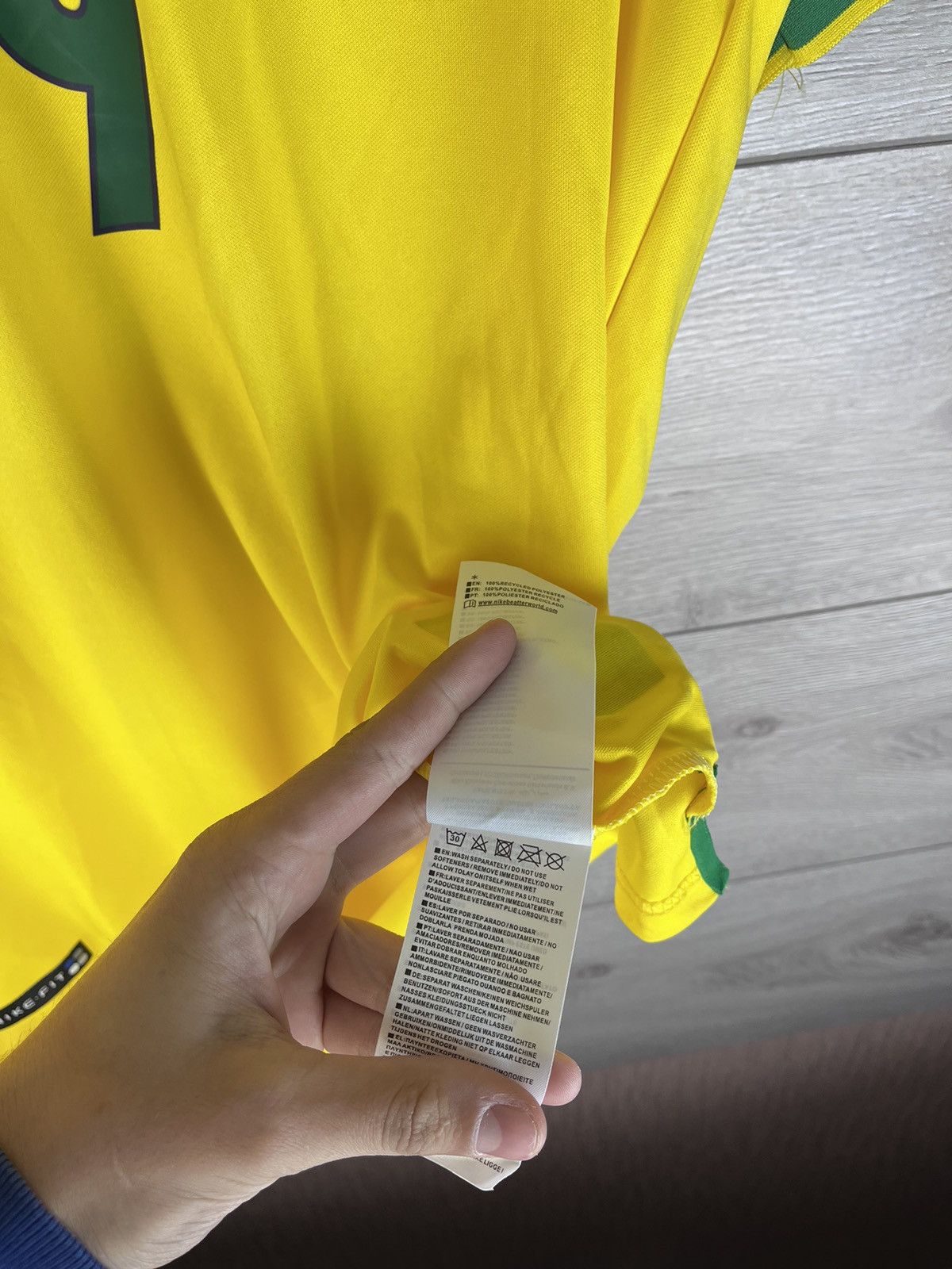 Vintage men’s soccer jersey Brazil 🇧🇷 Ronaldo #9 size M