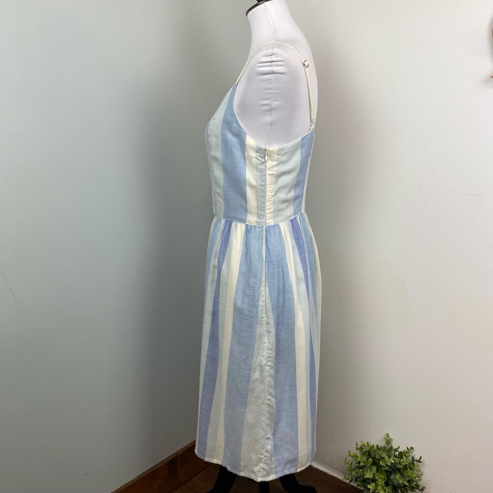 blue and white floral a line dress Sweetheart Floral A Line Dress with X Back – Camille La Vie main image 1
