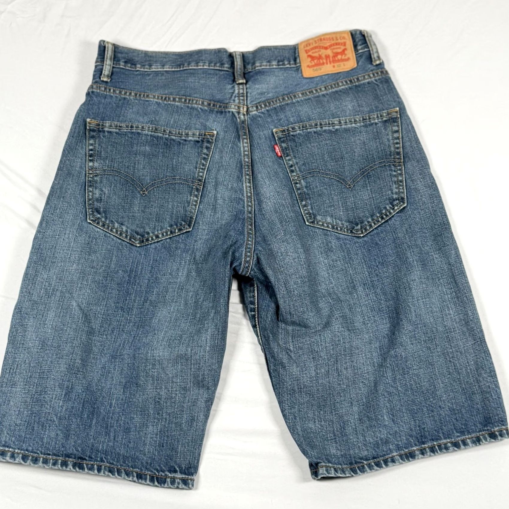 Levi's Levi's 569 Denim Bermuda Shorts Men 32 Blue Relaxed Fit Casual Medium Wash Size US 32 / EU 48 - 2 Thumbnail