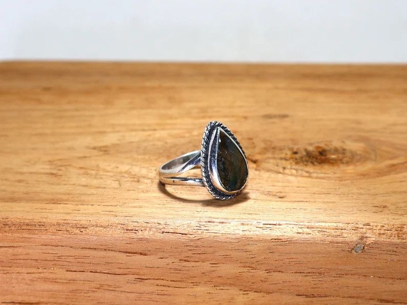 Handmade Labradorite Statement Ring: 925 Sterling Silver Jewelry, Size ONE SIZE - 4 Thumbnail