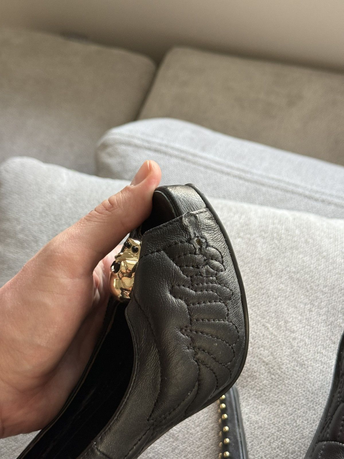 Alexander McQueen Alexander McQueen Gold Skull Black Leather Pumps Size US 10 / IT 40 - 8 Thumbnail