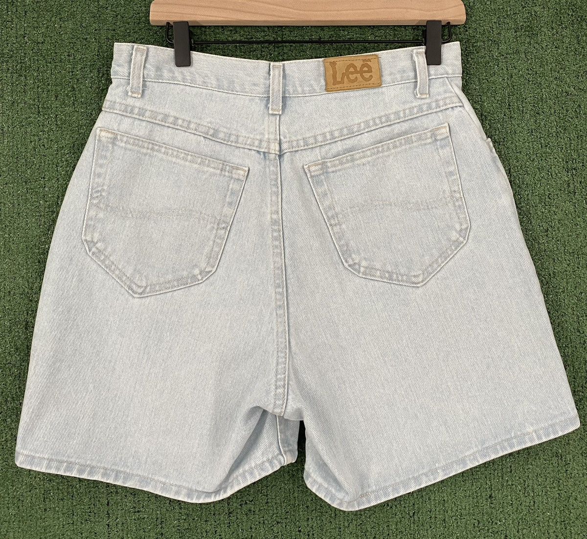 Lee Vintage 80’s Lee Light Wash Jean Shorts Jorts Women SZ 30” Size 30" / US 8 / IT 44 - 5 Thumbnail