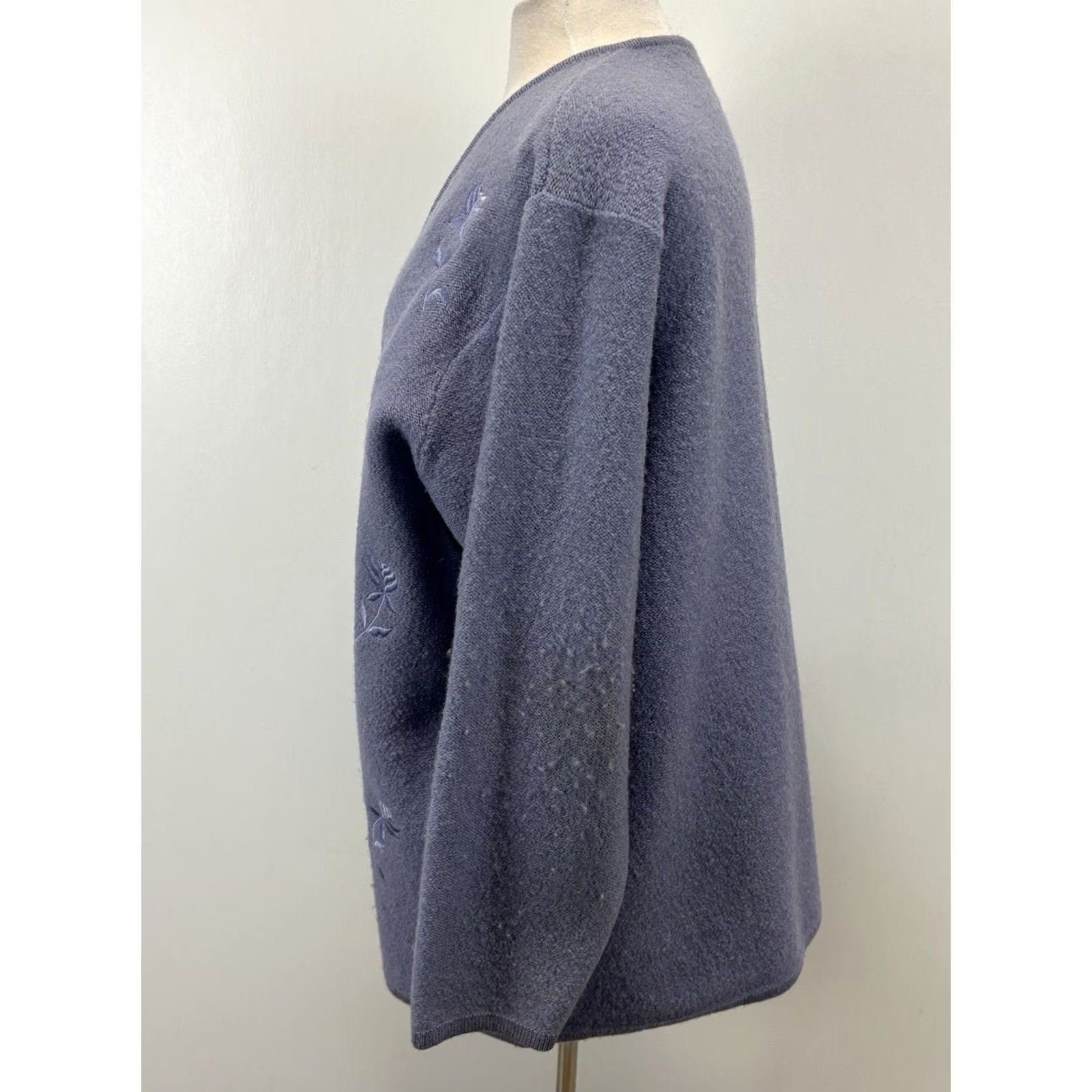 Vintage VINTAGE Herman Geist Cardigan Women's 1X Plus Wool Embroidered Floral Lavender 90s Sweater V-Neck long sleeve Mens? Size XL / US 12-14 / IT 48-50 - 2 Thumbnail