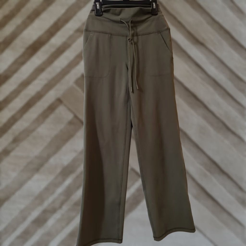 Avalanche Avalanche Women Yoga Pants Slim Pull On Green XS? Sorry, I cannot determine size beyond S from provided info. Size 28" / US 6 / IT 42 - 1 Thumbnail