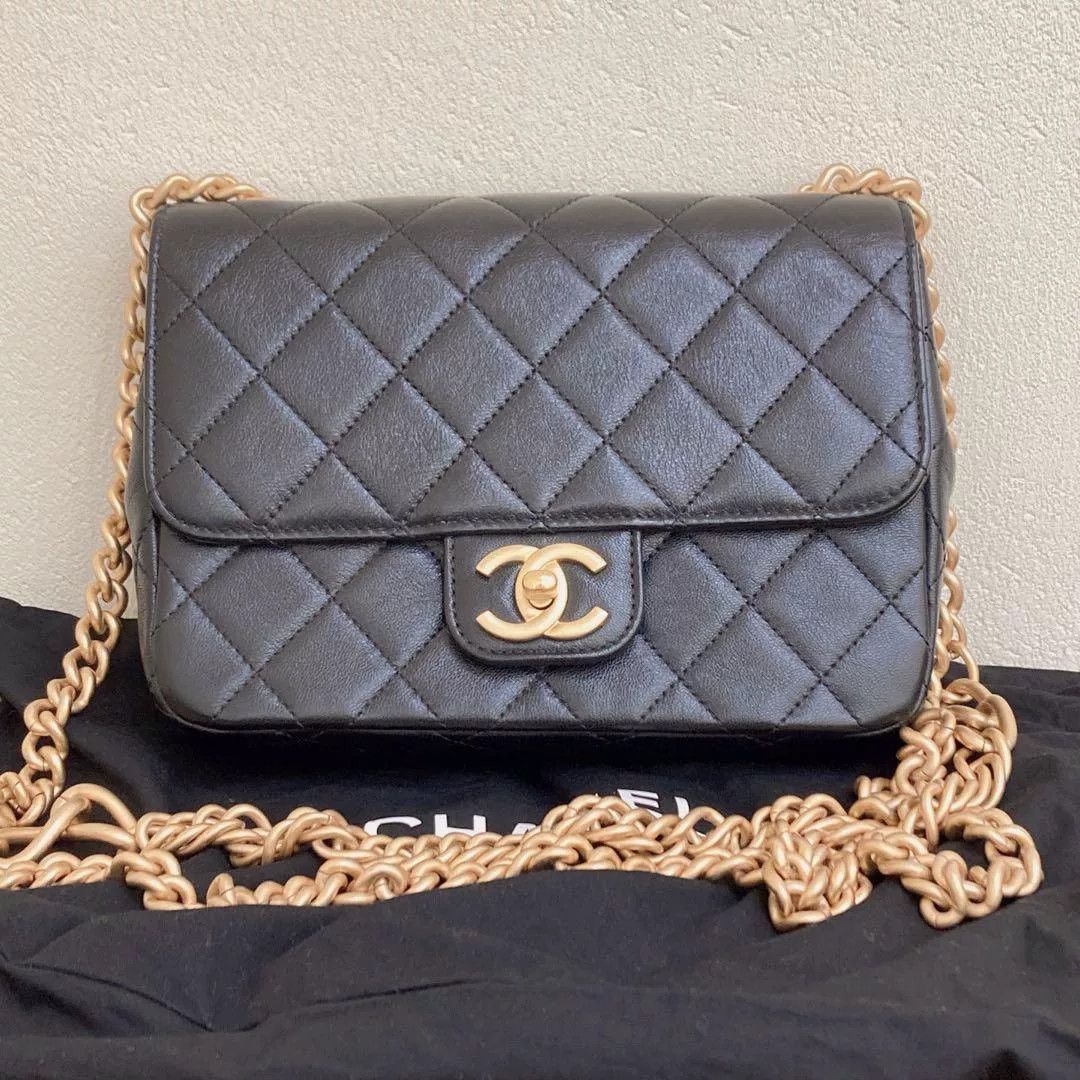 Chanel Pre-loved Bag Very good condition Size ONE SIZE - 1 Thumbnail
