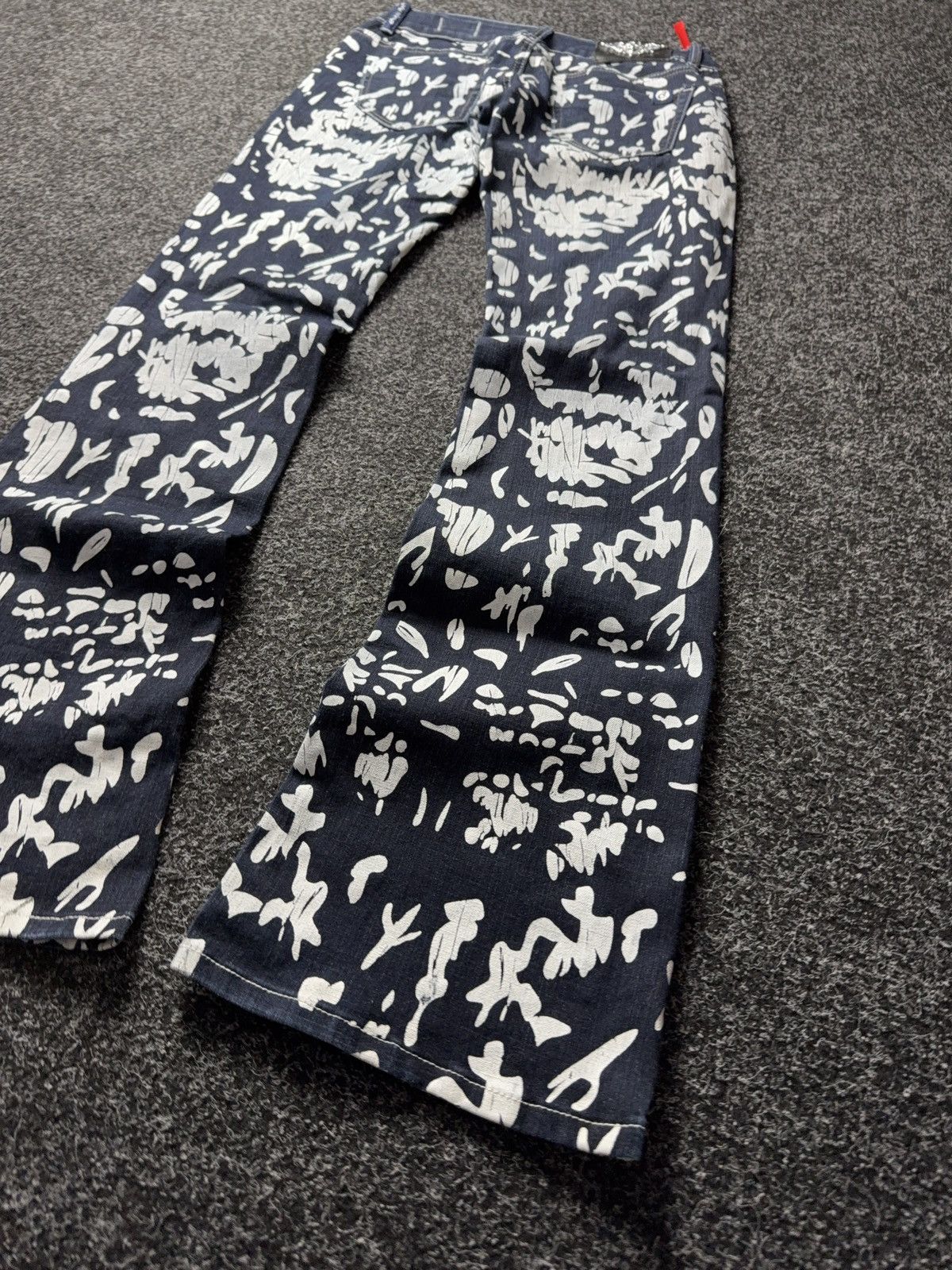 Japanese Brand Avant Garde 00s Crazy Age Graphic Flared Jeans Y2K Pattern Size 28" / US 6 / IT 42 - 13 Thumbnail