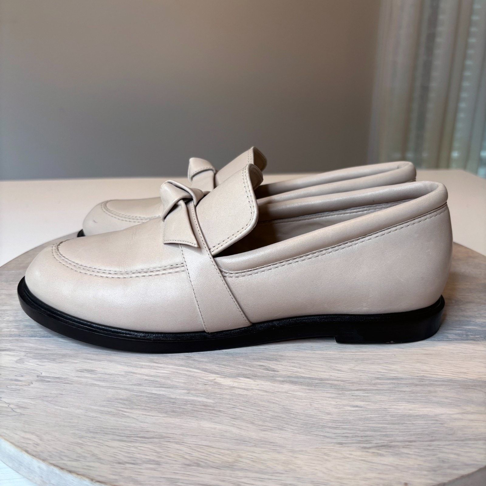 Alexandre Birman Alexandre Birman Clarita Leather Loafers Cream Flats US 7.5 Size US 7.5 / IT 37.5 - 3 Thumbnail