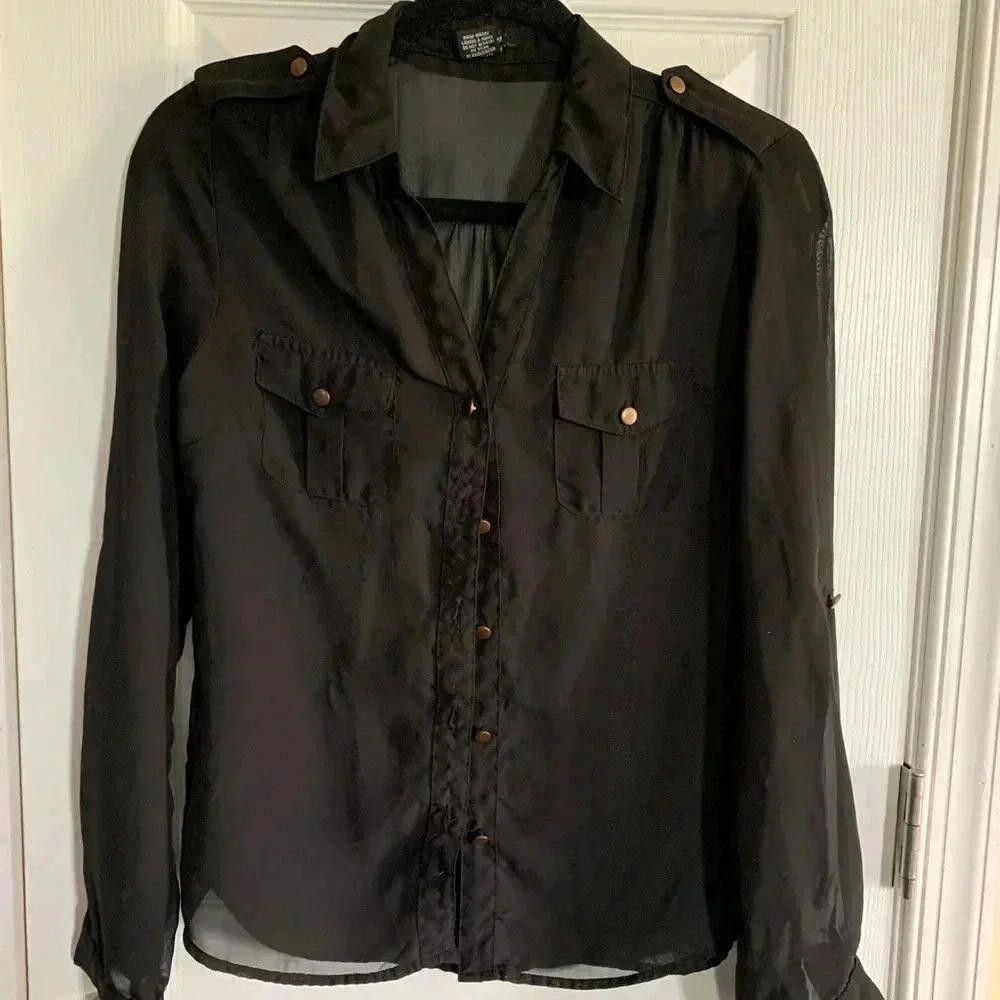 Designer Stylish Long Sleeve Button-Up Shirt with Pocket Detail Size S / US 4 / IT 40 - 2 Thumbnail