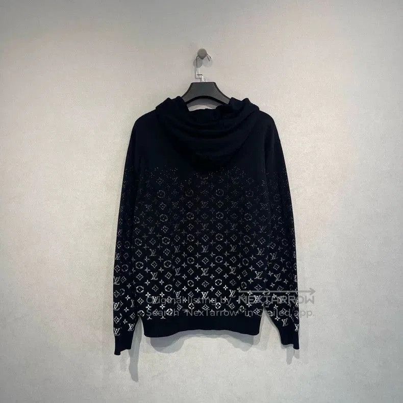 Louis Vuitton Louis Vuitton Gradient Logo Hoodie. Size US XL / EU 56 / 4 - 2 Thumbnail
