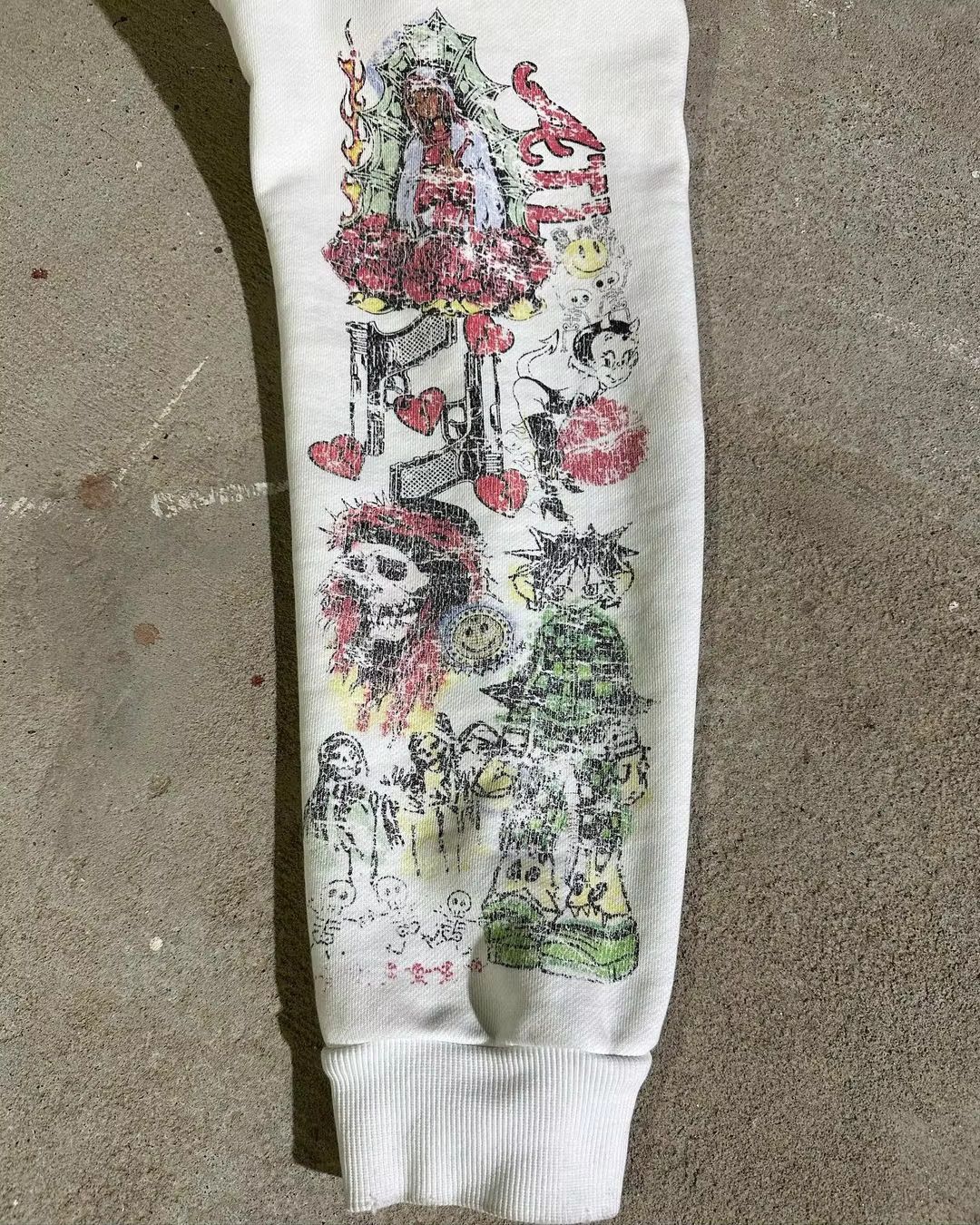 Designer × Japanese Brand Graffiti Print Hoodie Size US L / EU 52-54 / 3 - 6 Thumbnail