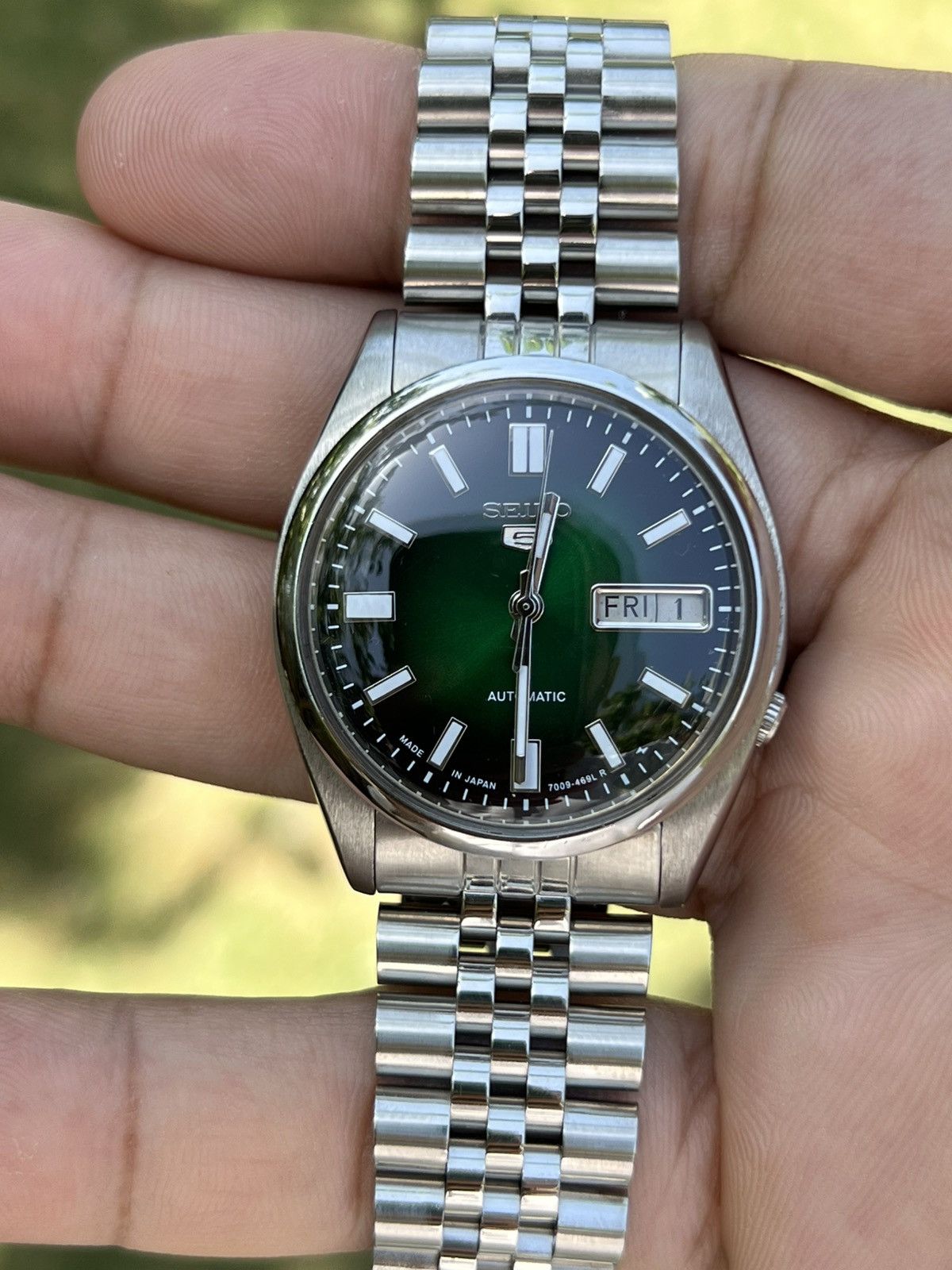 Seiko Seiko 5 Automatic Baton Dial Wrist Watch Day/Date Japan Size 36 - 2 Thumbnail